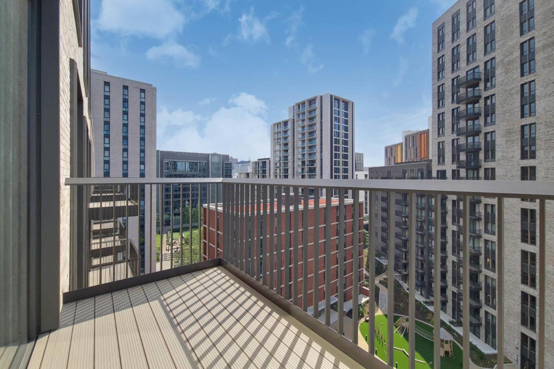 Botanical-Inspired Apartments At Repton Gardens Right In The Heart Of Wembley Park 런던 외부 사진