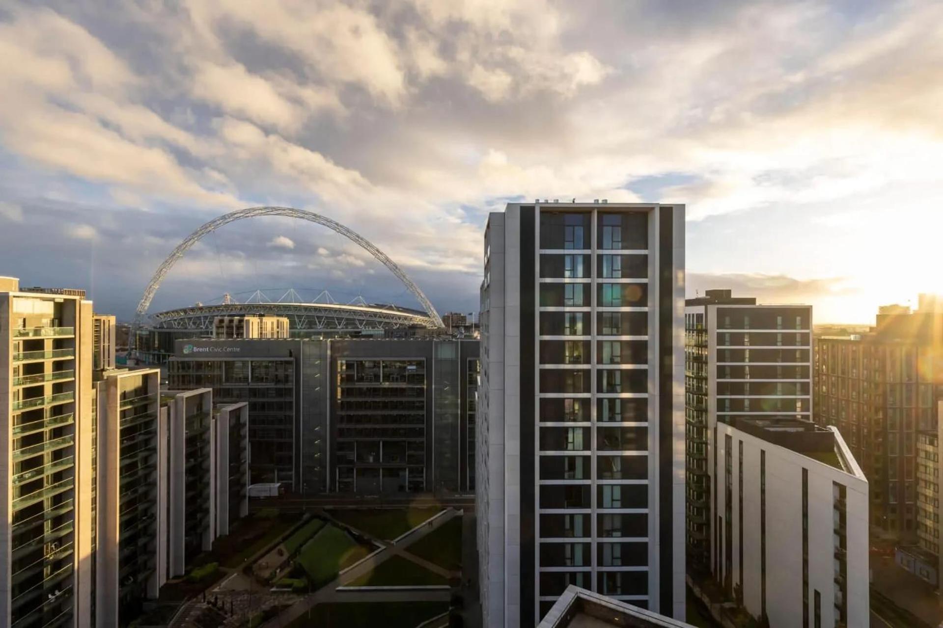 Botanical-Inspired Apartments At Repton Gardens Right In The Heart Of Wembley Park 런던 외부 사진