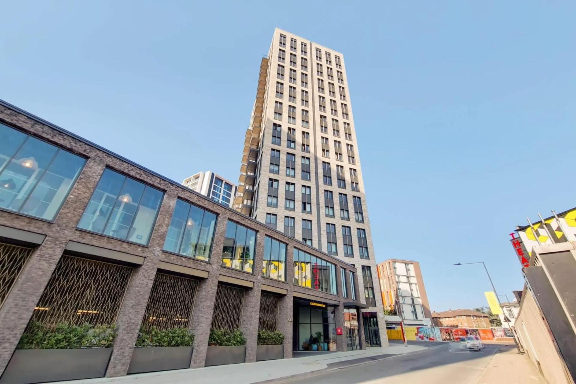 Botanical-Inspired Apartments At Repton Gardens Right In The Heart Of Wembley Park 런던 외부 사진
